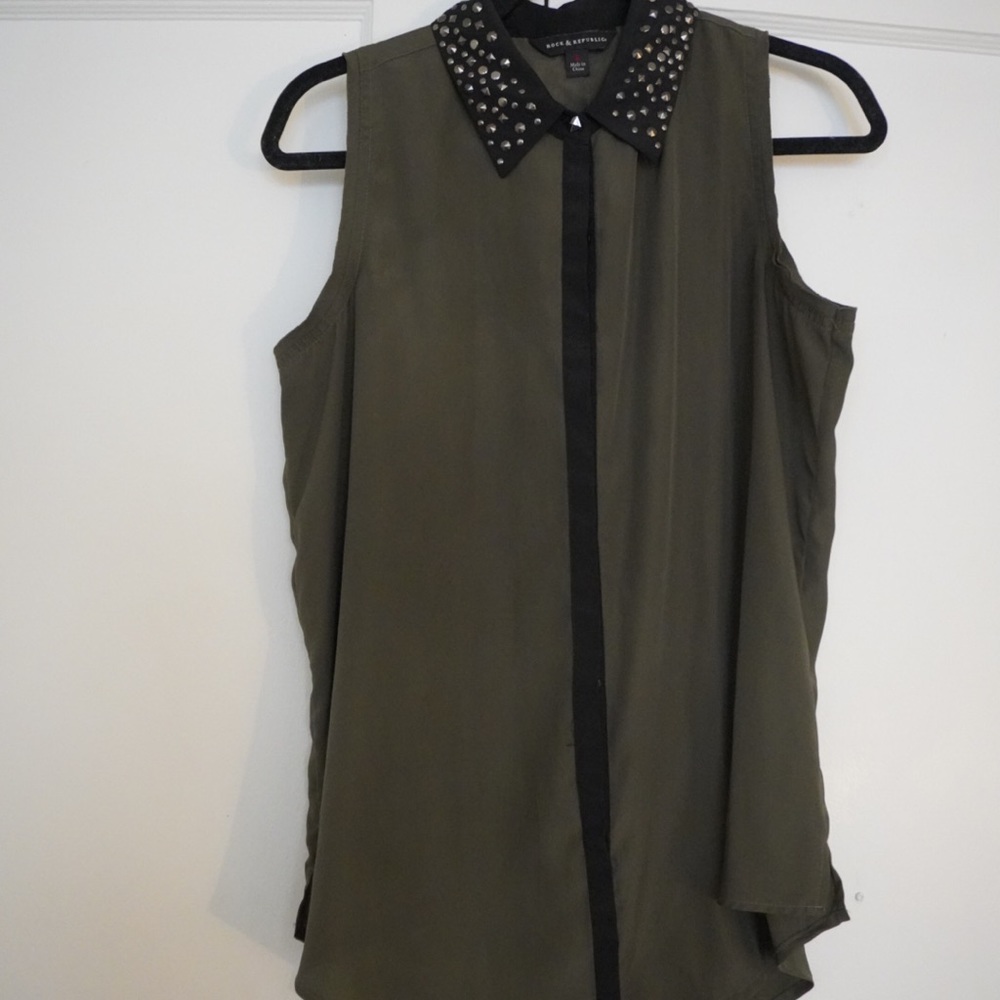 Rock & Republic Sleeveless Button down